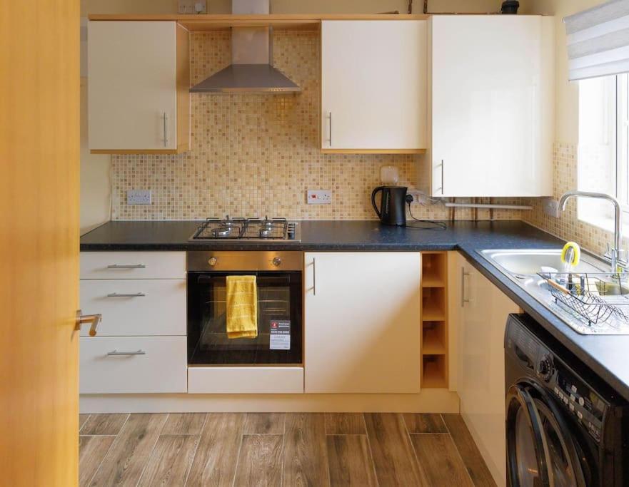 Stylish 3 Bedroom And Free Parking Thamesmead  Exteriér fotografie