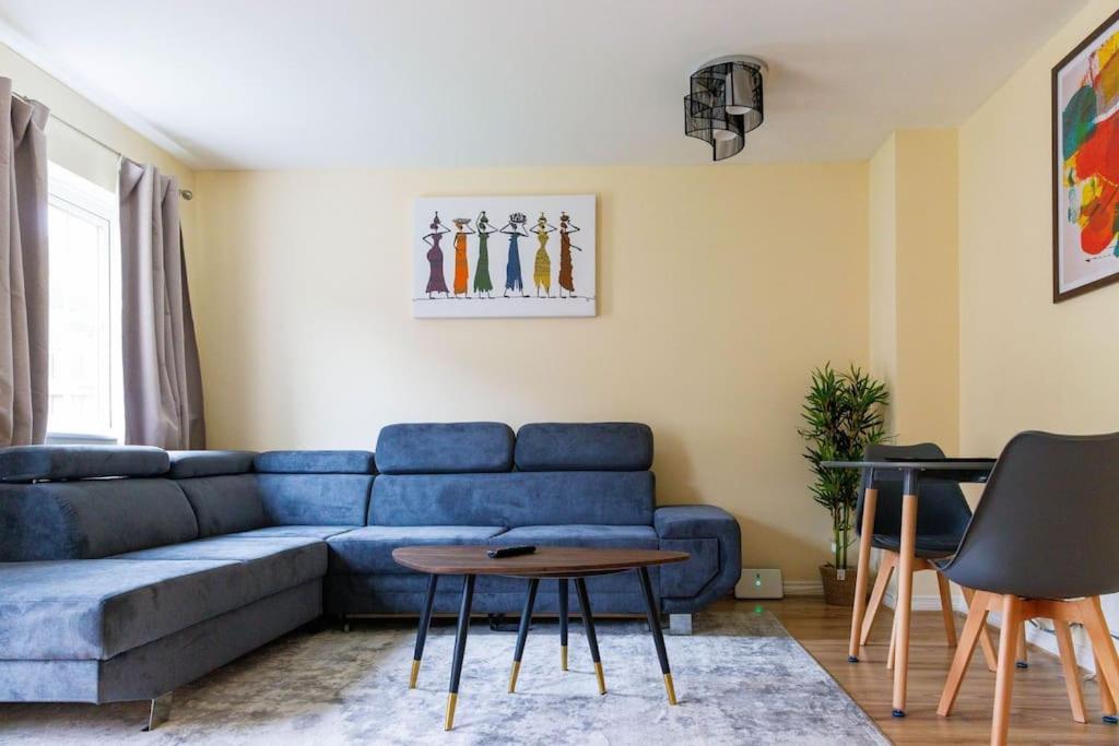 Stylish 3 Bedroom And Free Parking Thamesmead  Exteriér fotografie