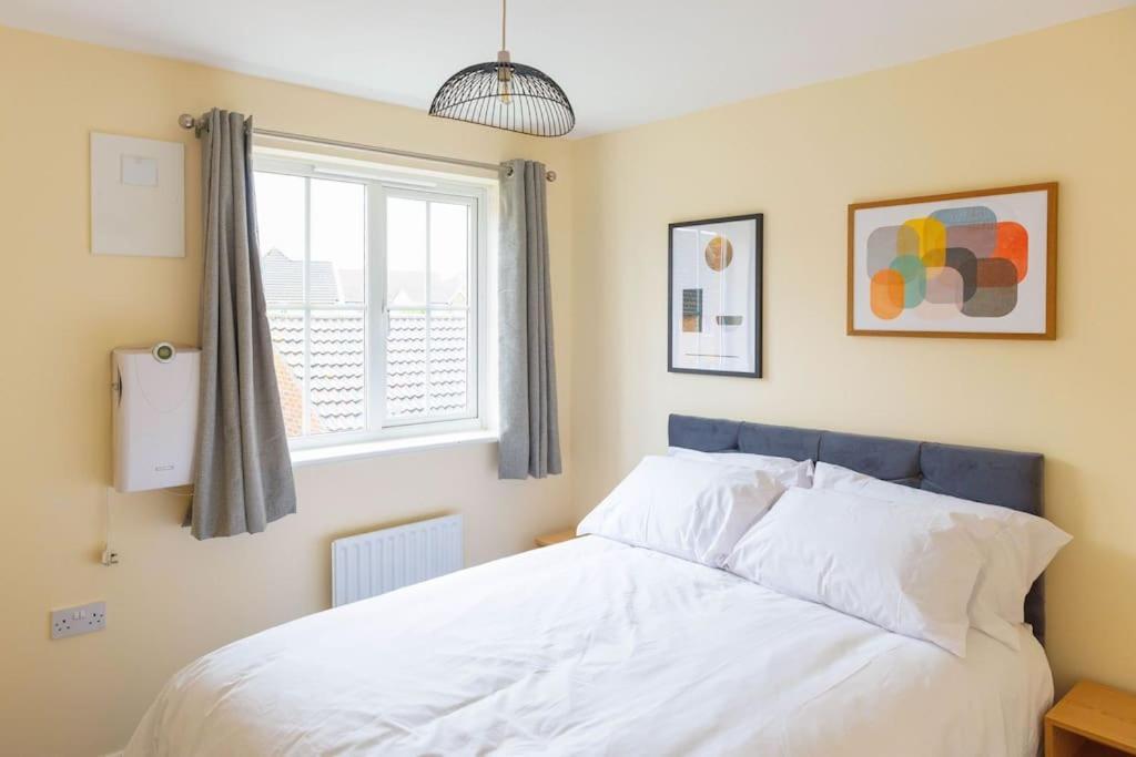 Stylish 3 Bedroom And Free Parking Thamesmead  Exteriér fotografie